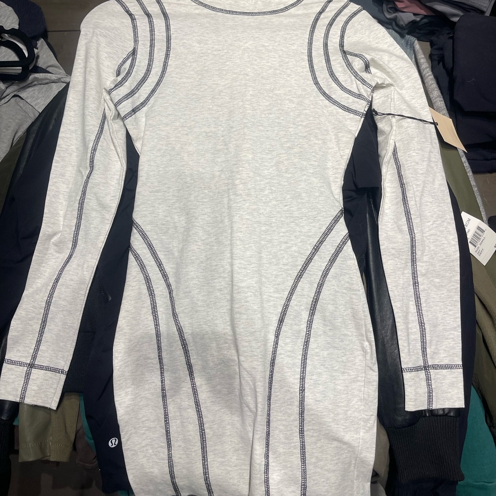 NWT Superdown Jaylyn Mock Neck Mini Dress in grey size small SOLD OUT - Picture 2 of 3